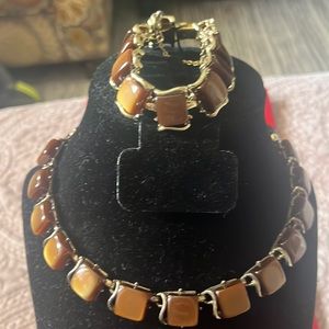 Vintage signed CORO gorgeous necklace and bracelet set in a great condition EUC